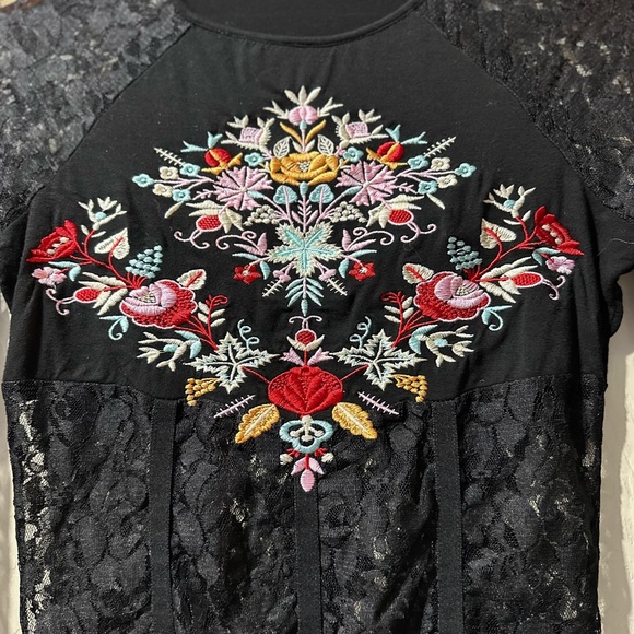 Lulus Black Lace see true top size Medium - Picture 15 of 15